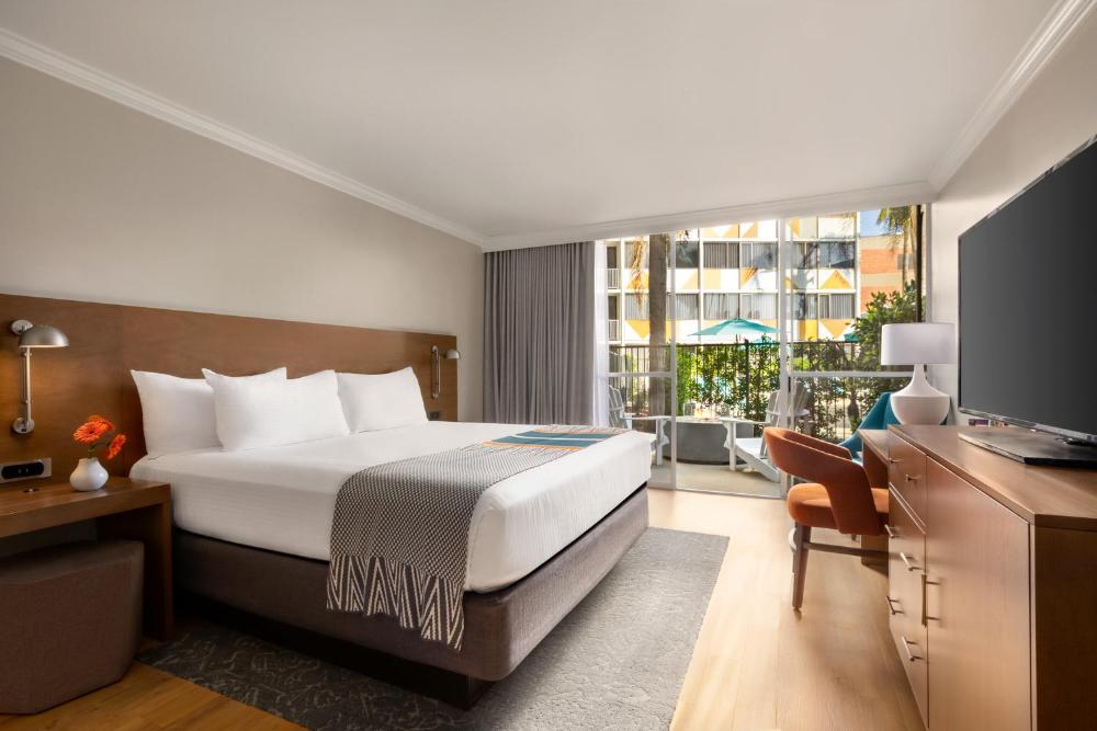 Trendy 1 King interior