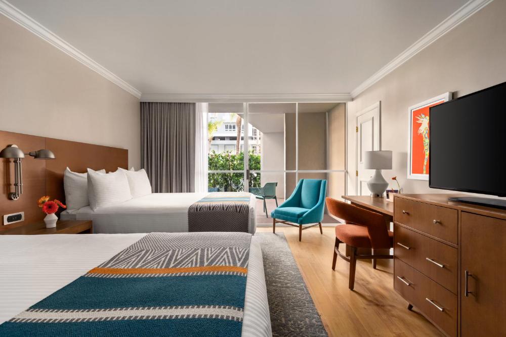 Trendy 2 Queen interior