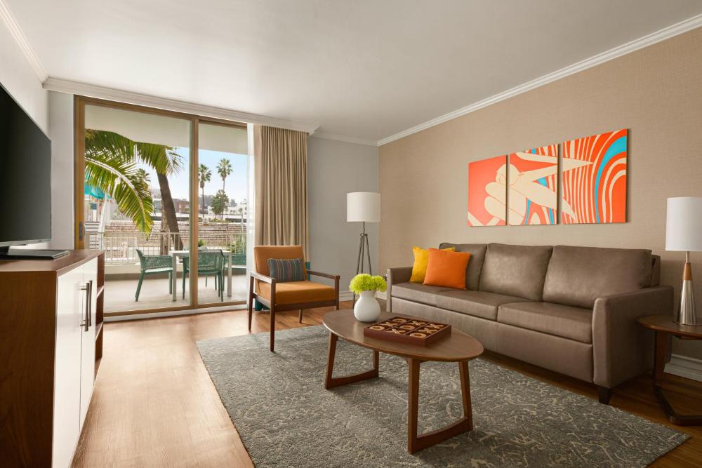 Classic Suite 1 King interior